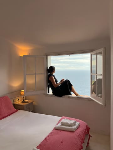 La caseta Blanca de Begur amb vistes al mar