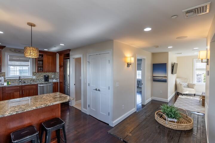 Instagramable Views of Harbor from Roof Deck gallery image 2