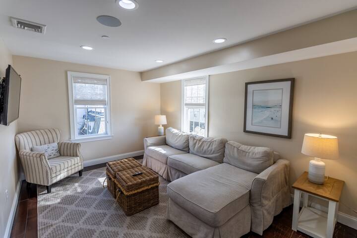 Instagramable Views of Harbor from Roof Deck gallery image 3