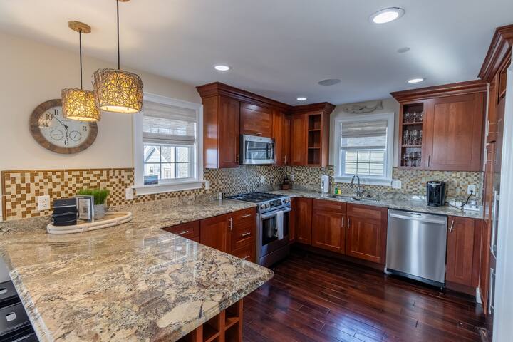 Instagramable Views of Harbor from Roof Deck gallery image 5