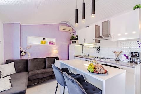 A two bedroom apartment in a nice area by the sea