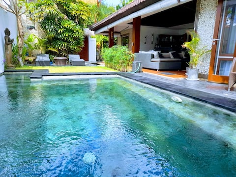 Villa Kazari Jinja, Seminyak Beach Private Villa