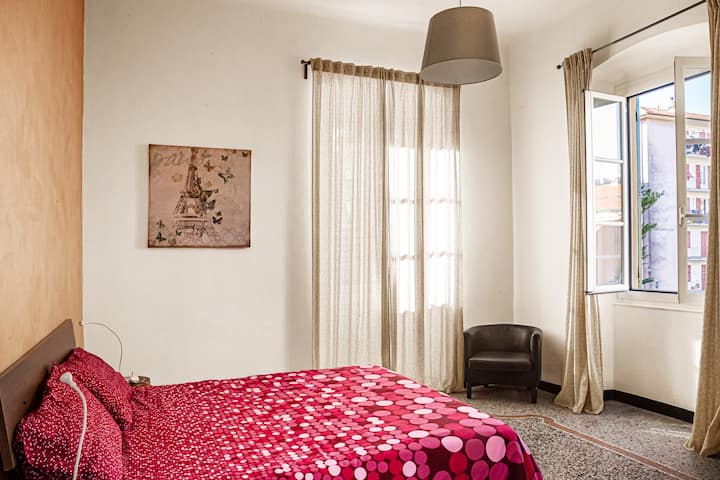 غرفة النوم 2