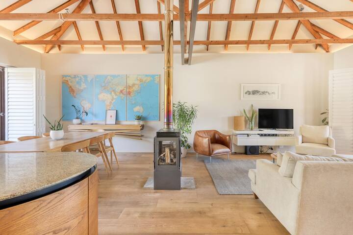 Cheviot Green Point Villa & Pool gallery image 3