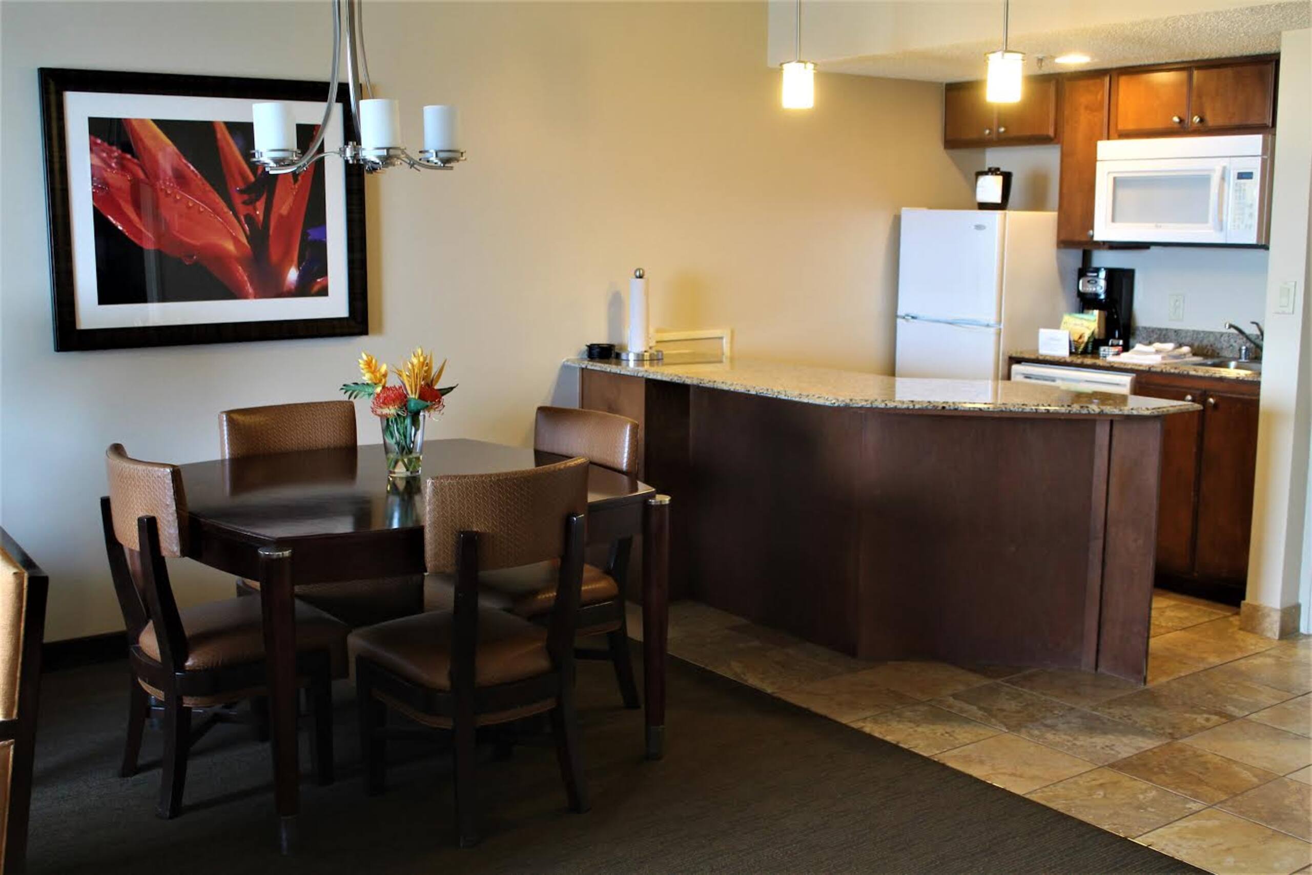 Condo in Lahaina · ★4.86 · 1 bedroom · 2 beds · 1 shared bath - Image 5