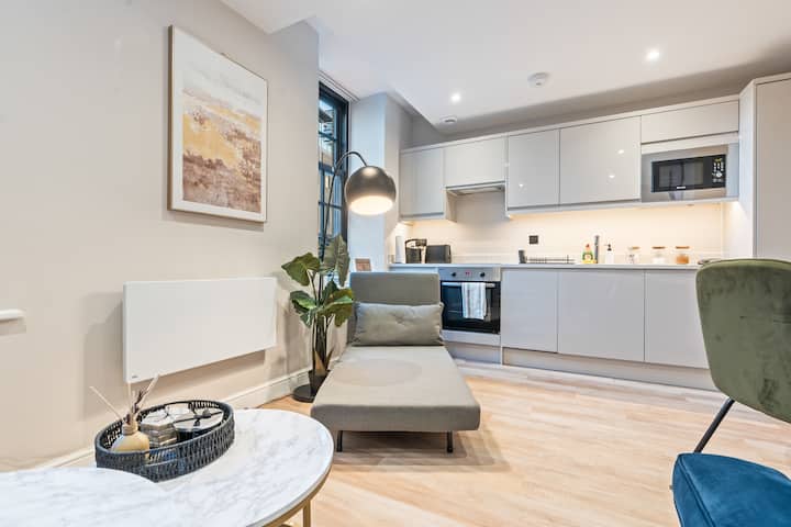 Studio Seven | City Centre | Long Stay Discounts - West Yorkshire