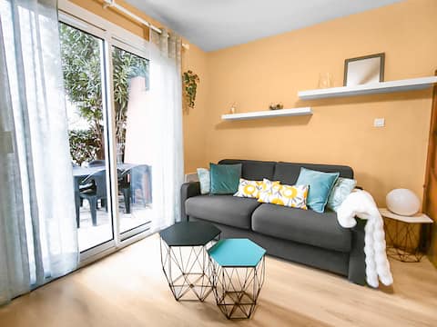 Top Airbnb: Modern, bright house with terrace and air conditioning. in Frontignan