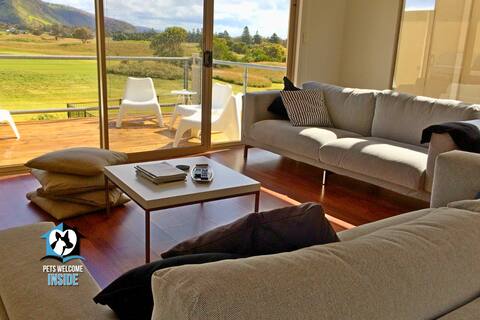 Contemporary Golf Course Frontage 3BR