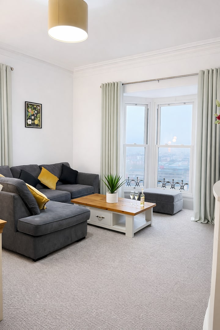 5br Contractor Stay | Sleeps 10 | Parking | Wifi - 林肯