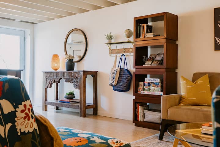 The Rad Haus: Central, Lively, Comfortable - Asheville, NC