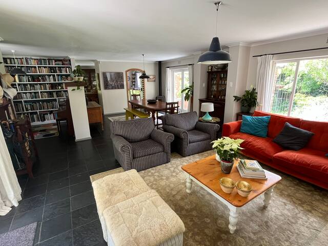 Family Home in Hout Bay gallery image 5