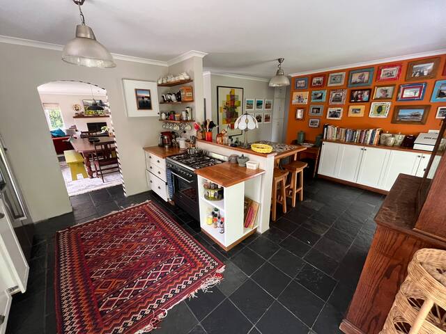 Family Home in Hout Bay gallery image 3