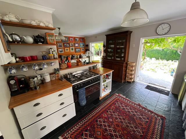 Family Home in Hout Bay gallery image 2