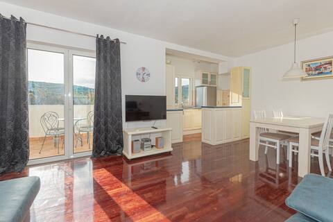 Popular Airbnb listing: VILLA GRGUR in Dubrava Kod šibenika