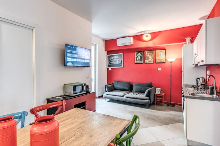 Cozy Apartment Fabia 300 mt from Colosseum
