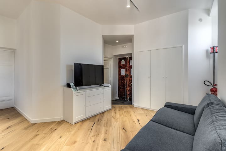 Charming Apartment Antonia 300 mt from Colosseum gallery image 4