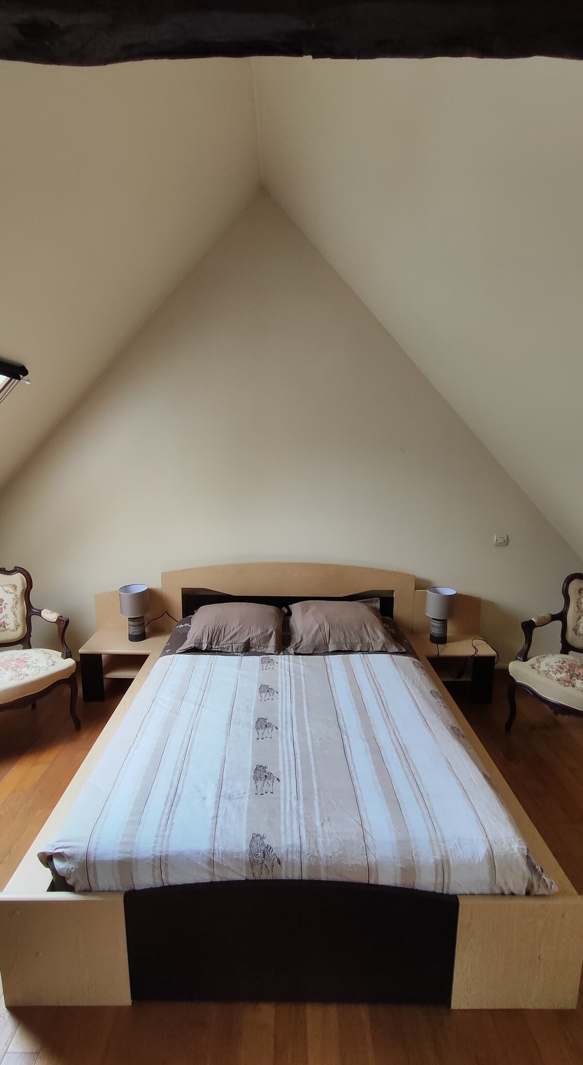 غرفة النوم 2