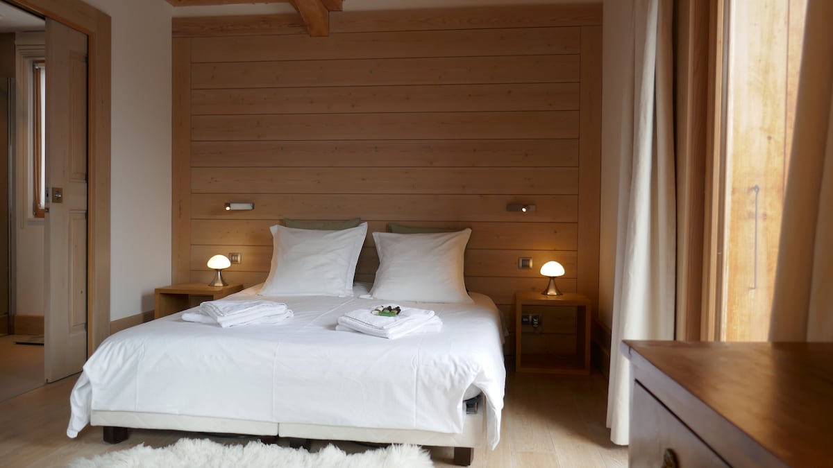 פונה לדרום - מזרח, שמש בבוקר