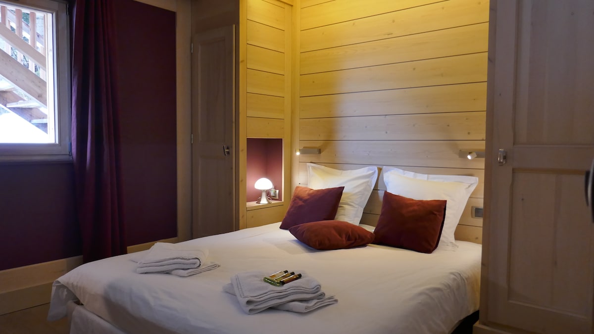 אווירה מעץ בהיר, חדר שינה הפונה דרומה