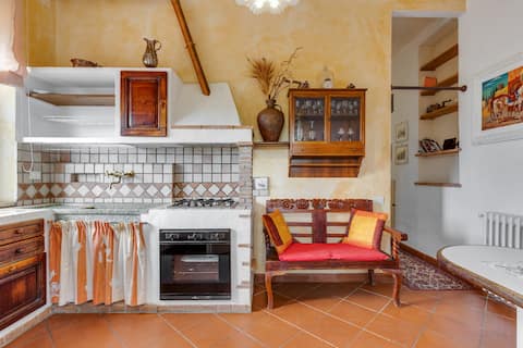 Top Airbnb: With breathtaking view of the Tuscan valley in Pomarance