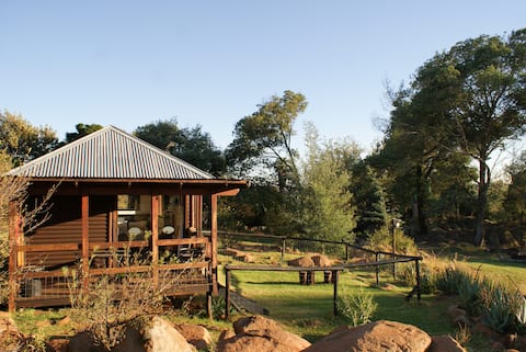 Dragonfly Cabin - 2 Sleeper - Pet Friendly Fenced