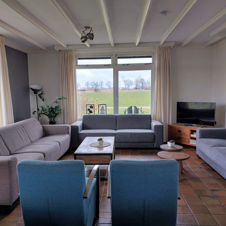 Vakantiehuis,  Ruim En Sfeervol, Met Speelruimtes! - Winterswijk