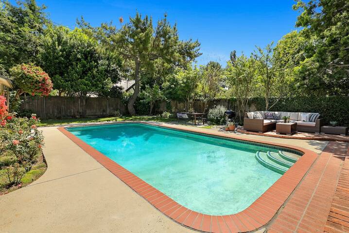 Inspired in La Cañada, 5 minutes to Rose Bowl. gallery image 2