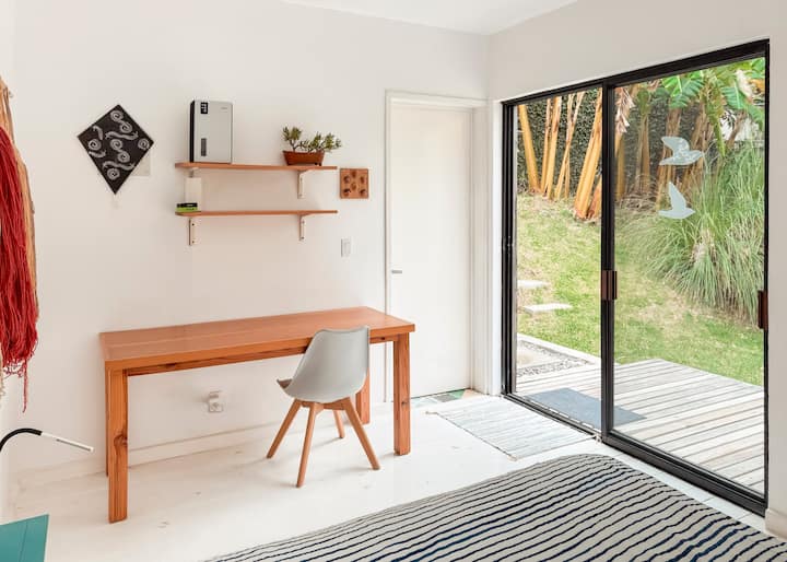 Bright, independent studio unit with work area that can be booked for added privacy even if your group is less than 4.