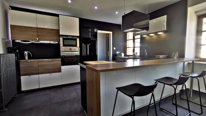 Superb 170 m2 apartment, on the wine route