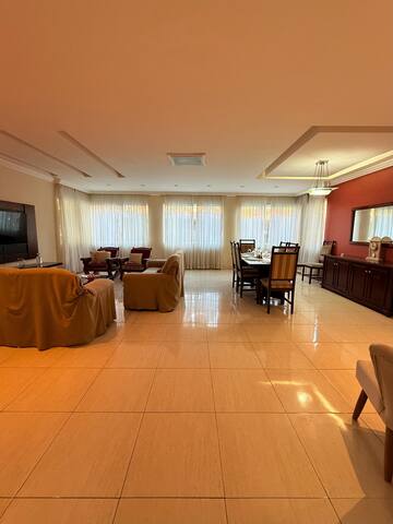 Amplo Apt 4 Quartos a 1 Min da Praia de Copacabana