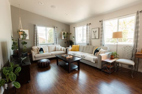 Top performing Airbnb: Urban Retreat in Serra Mesa