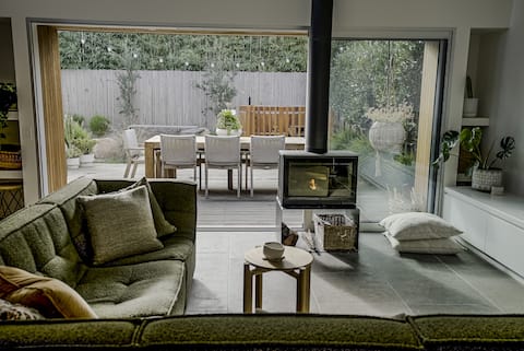 Top performing Airbnb: Beach House Escape in Torquay