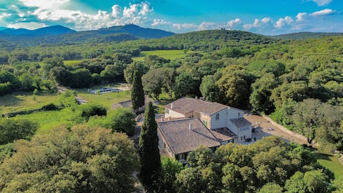 Domaine de la Verrerie    132 hectares     1000 m2