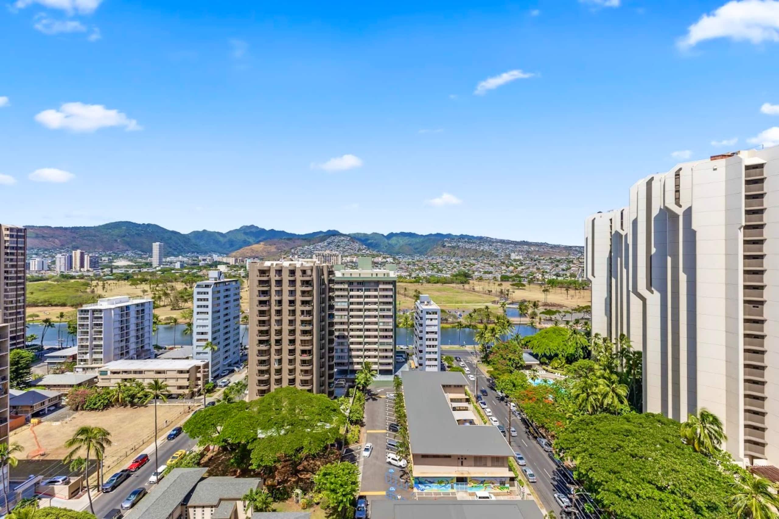 19F-Newly Renovated Banyan- Stunning 1BR/Parking - Image 41