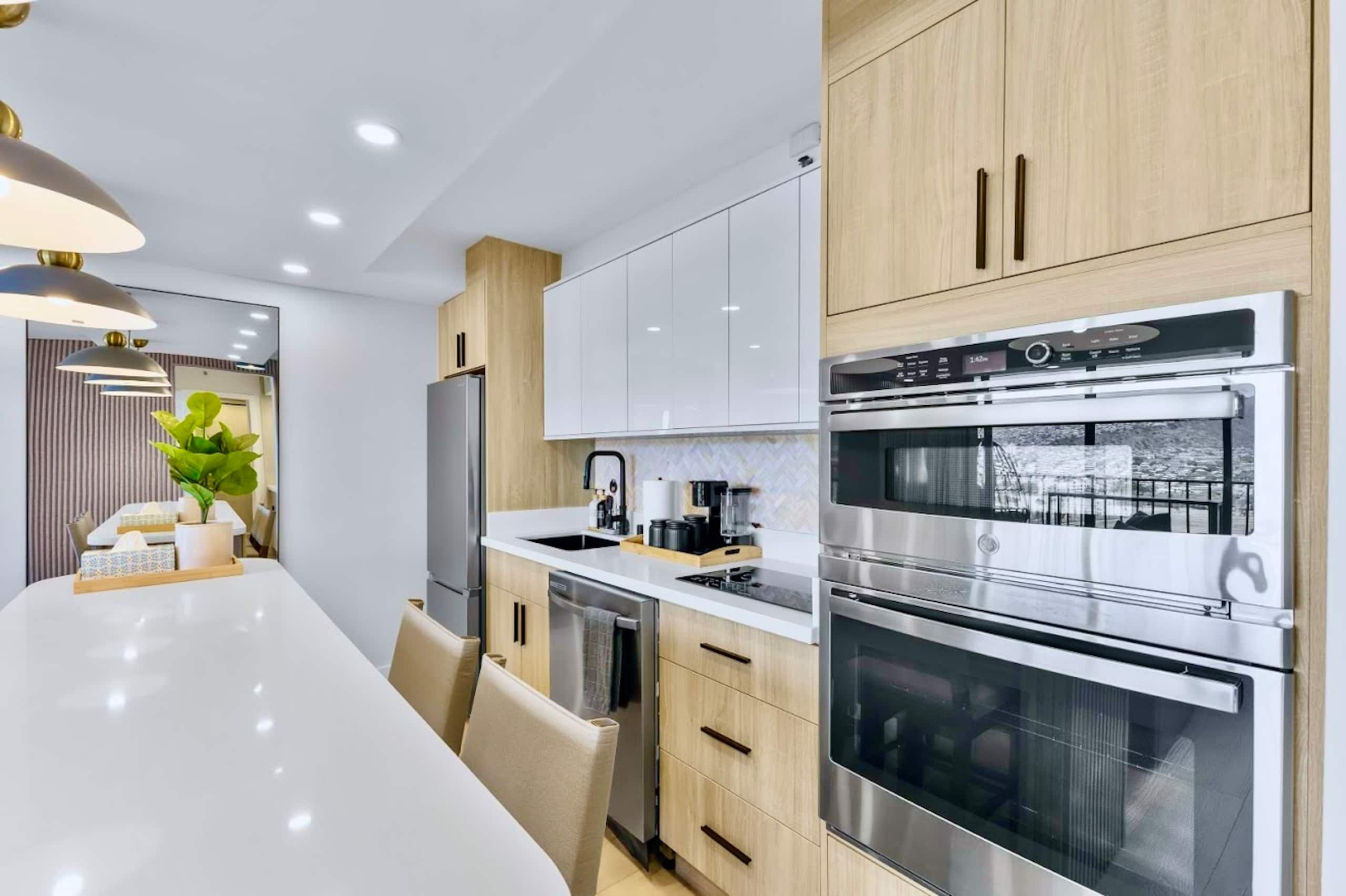 19F-Newly Renovated Banyan- Stunning 1BR/Parking - Image 14
