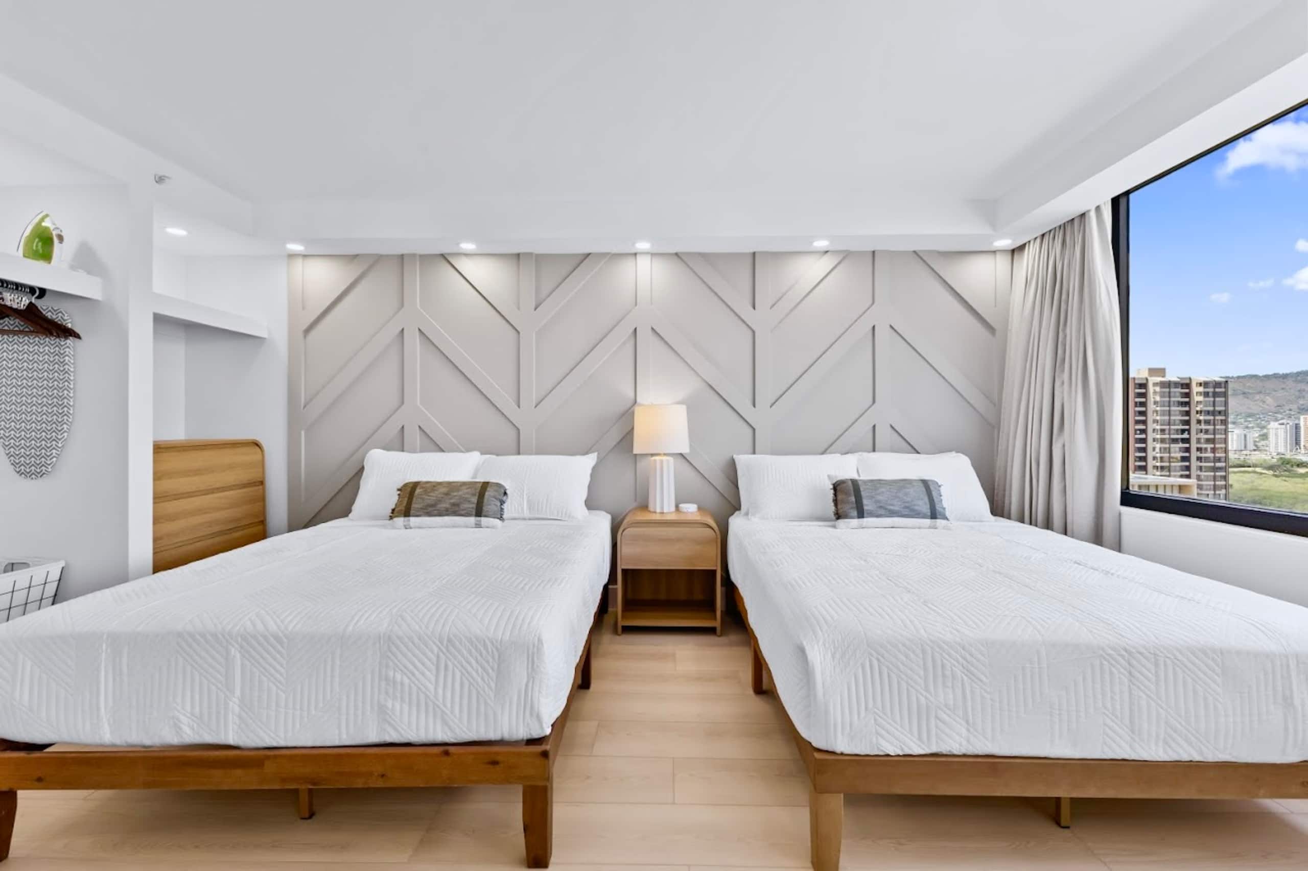19F-Newly Renovated Banyan- Stunning 1BR/Parking - Image 24