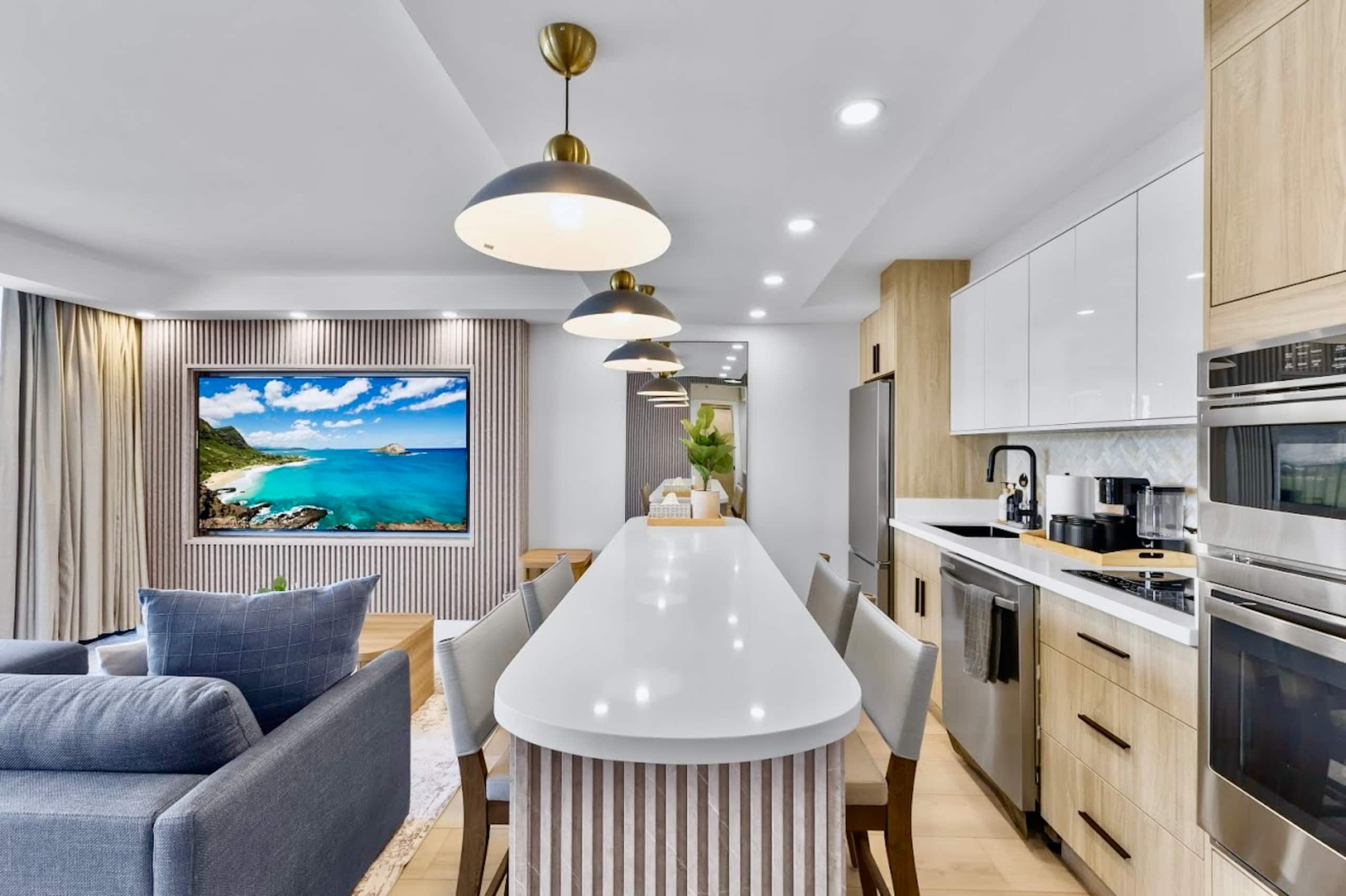 19F-Newly Renovated Banyan- Stunning 1BR/Parking - Image 2