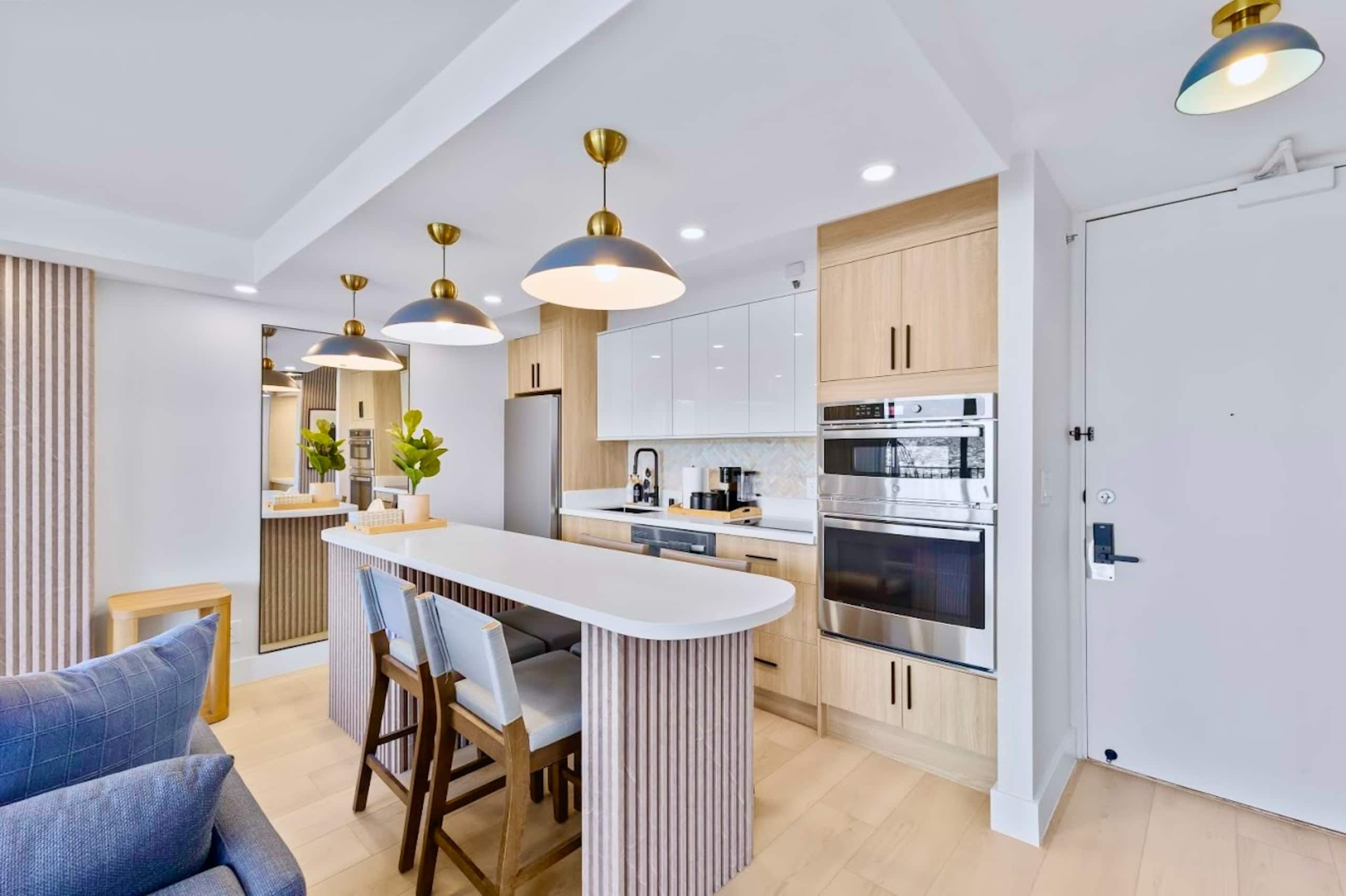 19F-Newly Renovated Banyan- Stunning 1BR/Parking - Image 13