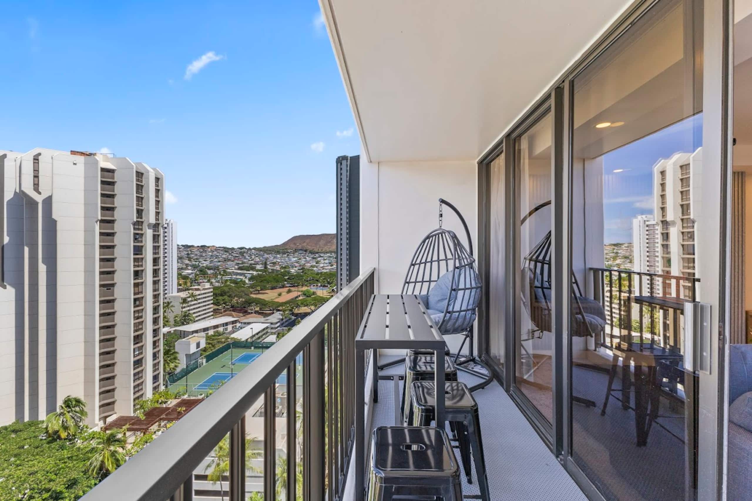 19F-Newly Renovated Banyan- Stunning 1BR/Parking - Image 43