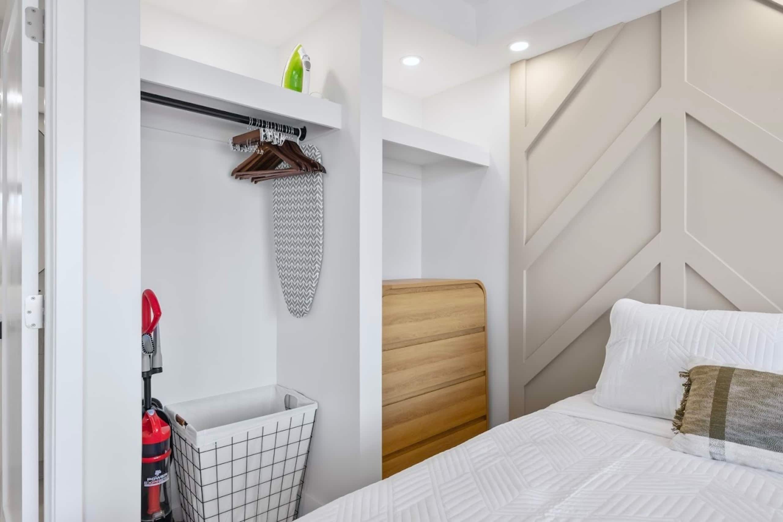 19F-Newly Renovated Banyan- Stunning 1BR/Parking - Image 28