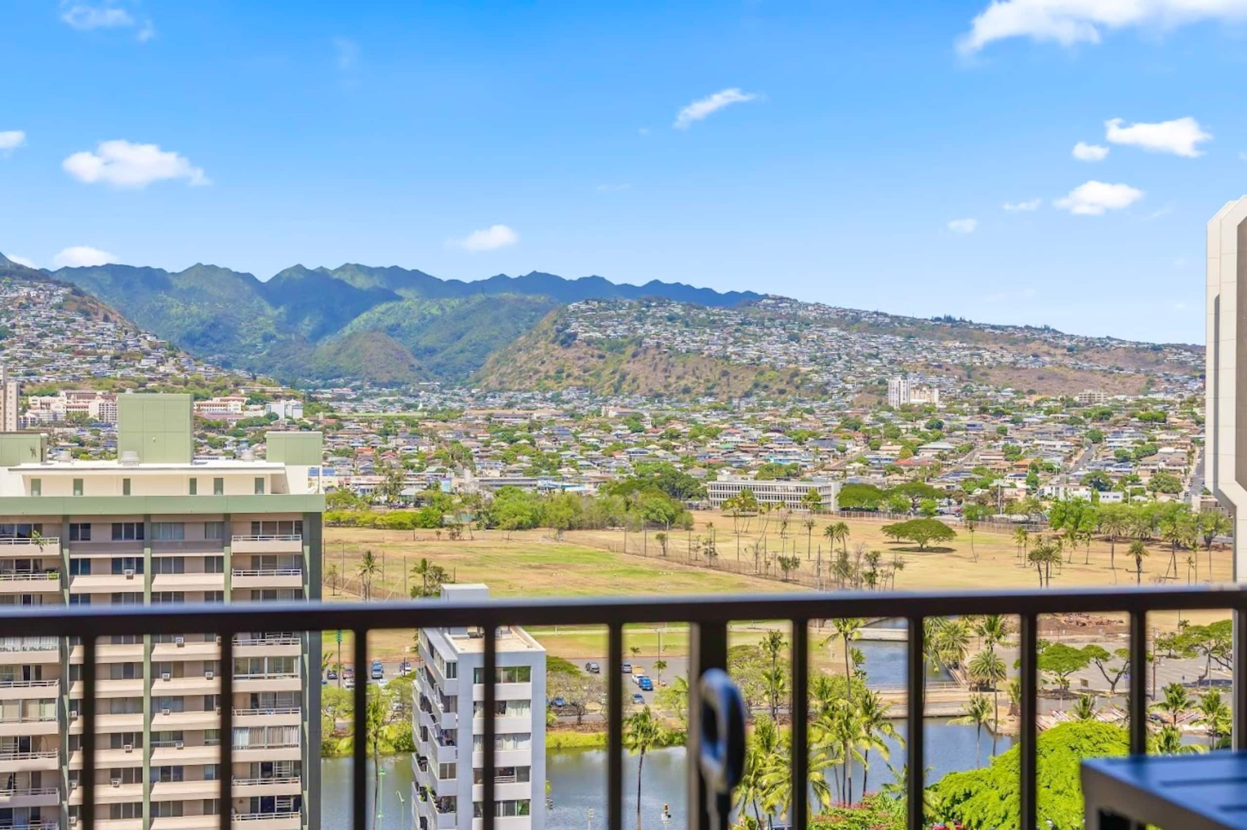 19F-Newly Renovated Banyan- Stunning 1BR/Parking - Image 45