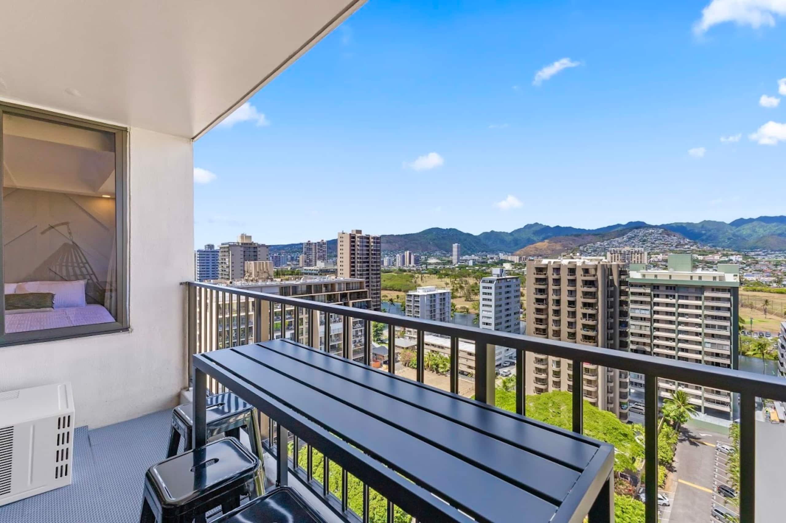 19F-Newly Renovated Banyan- Stunning 1BR/Parking - Image 42