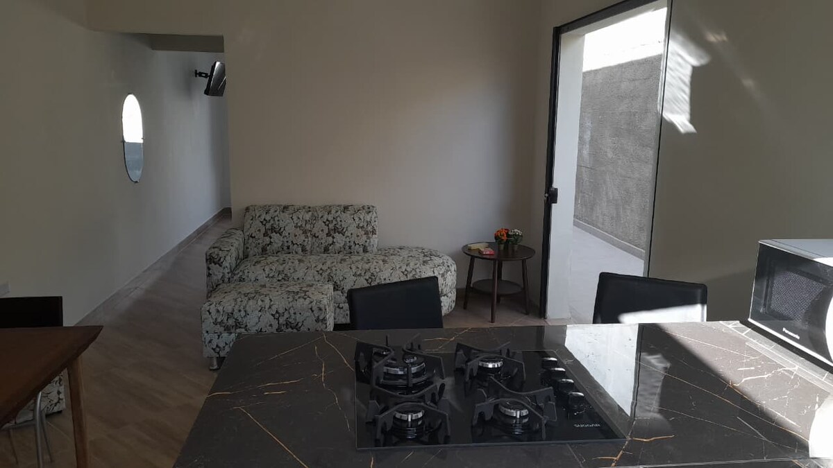 Top Airbnb: Cozy Tiny House in Serra Negra (house 3). em Serra Negra