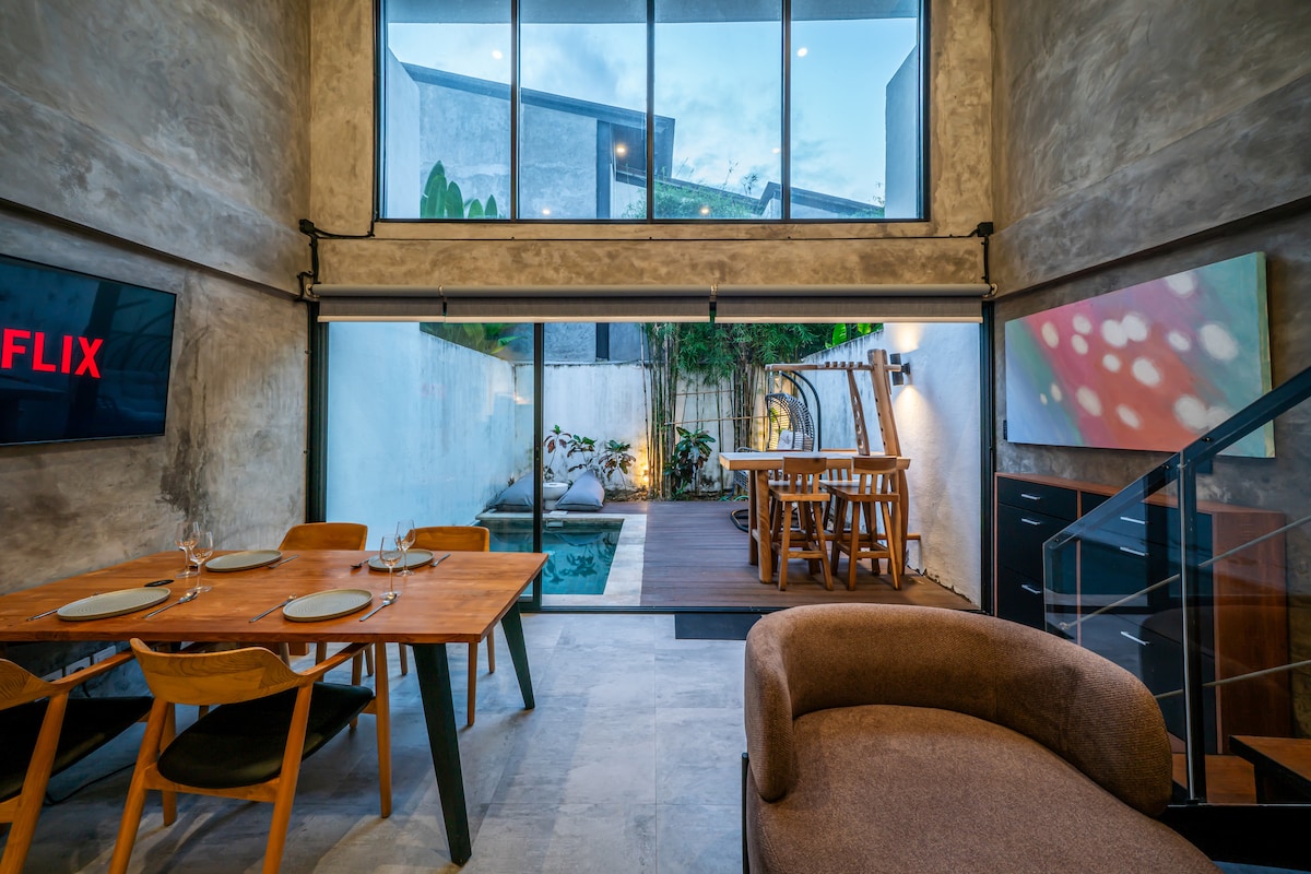 Home in Kuta Utara · ★4.92 · 1 bedroom · 1 bed · 1 bath รายการ Airbnb เปรียบเทียบ