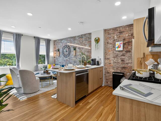 New* Harvard/MIT vintage/modern retreat. Sleeps 9! gallery image 5