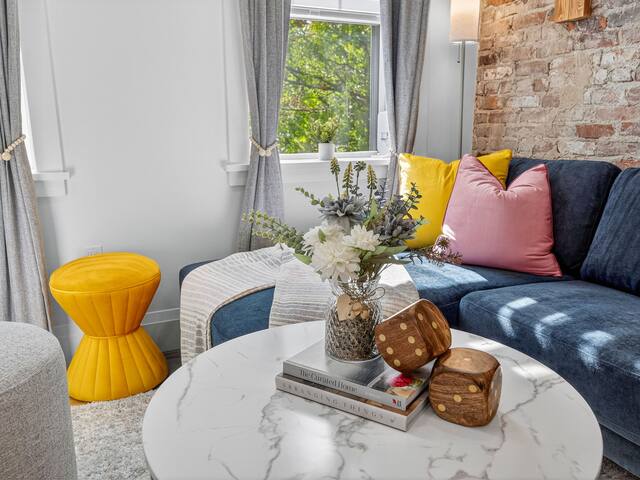 New* Harvard/MIT vintage/modern retreat. Sleeps 9! gallery image 3