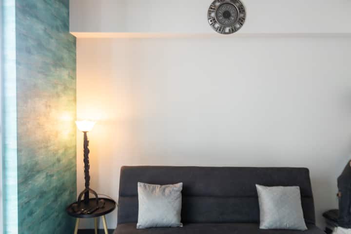 ספה נפתחת לשני אנשים. אנחנו ממליצים להשתמש בו עבור ילדים. 