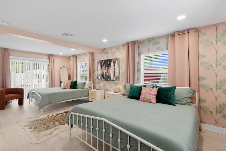 Cómodas camas tamaño king en la suite principal