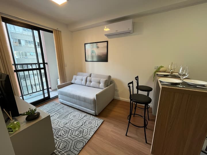 Lindo Apto 2qtos E Sofá-cama No Centro, 5 Pessoas. - Curitiba