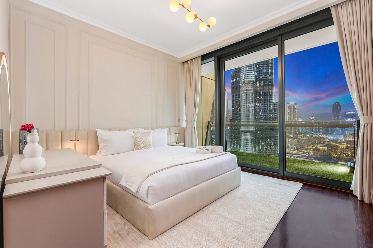 3 Bedroom Furnished Apartment with Burj Khalifa & Fountain View | Burj Vista 3